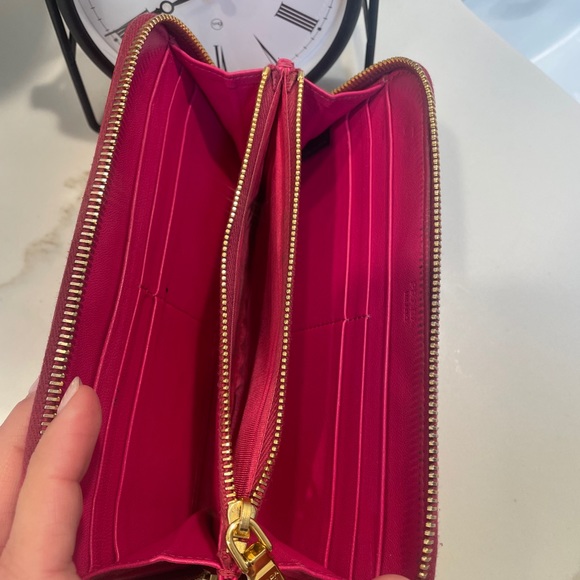 Authentic Prada Wallet - Picture 7 of 8